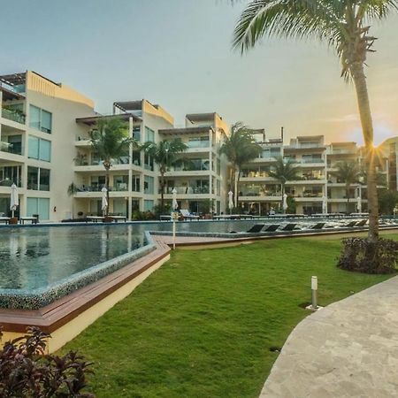 The Elements Oceanfront & Beachside Condo Hotel Playa del Carmen Exterior photo