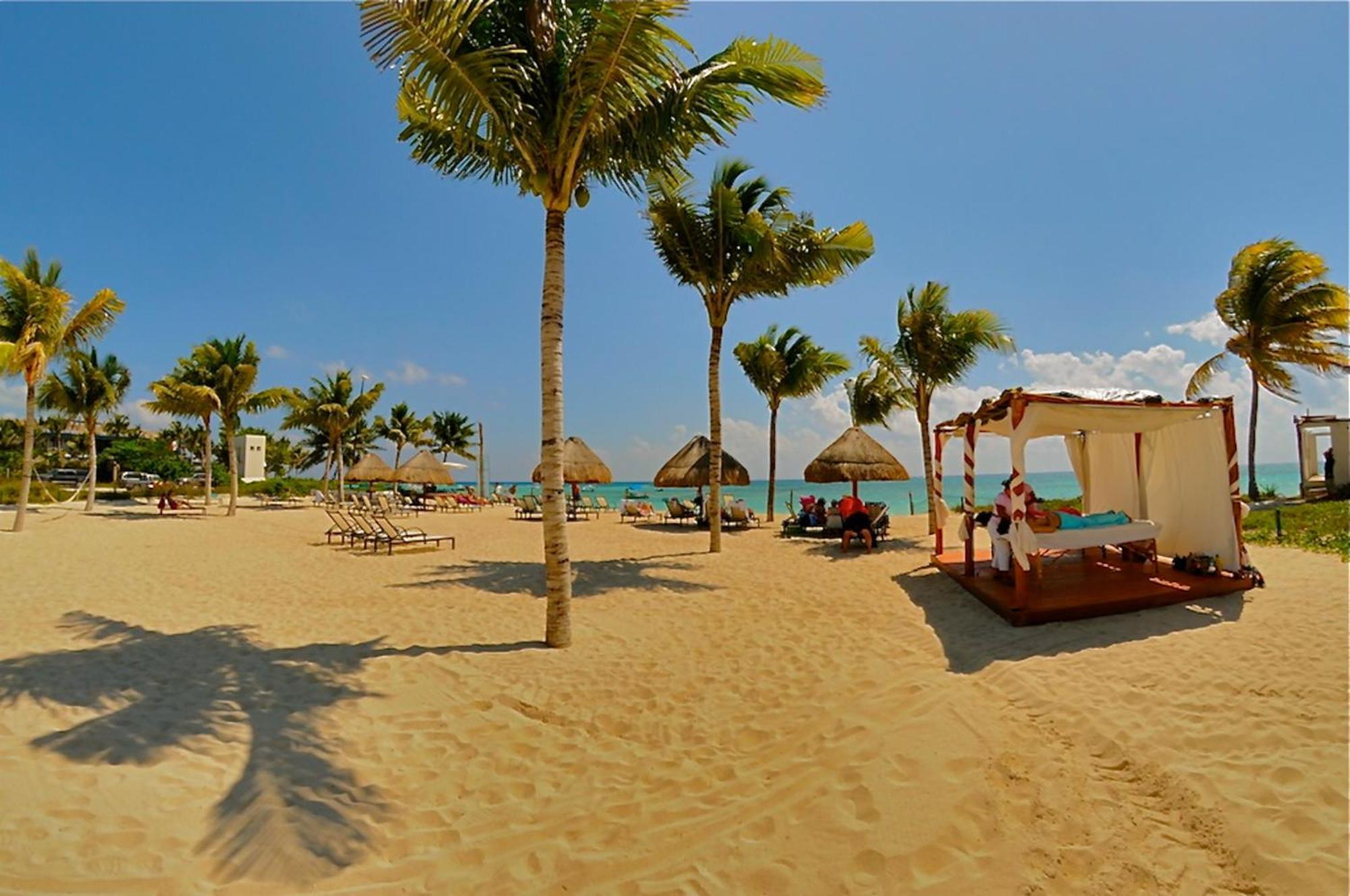 The Elements Oceanfront & Beachside Condo Hotel Playa del Carmen Exterior photo