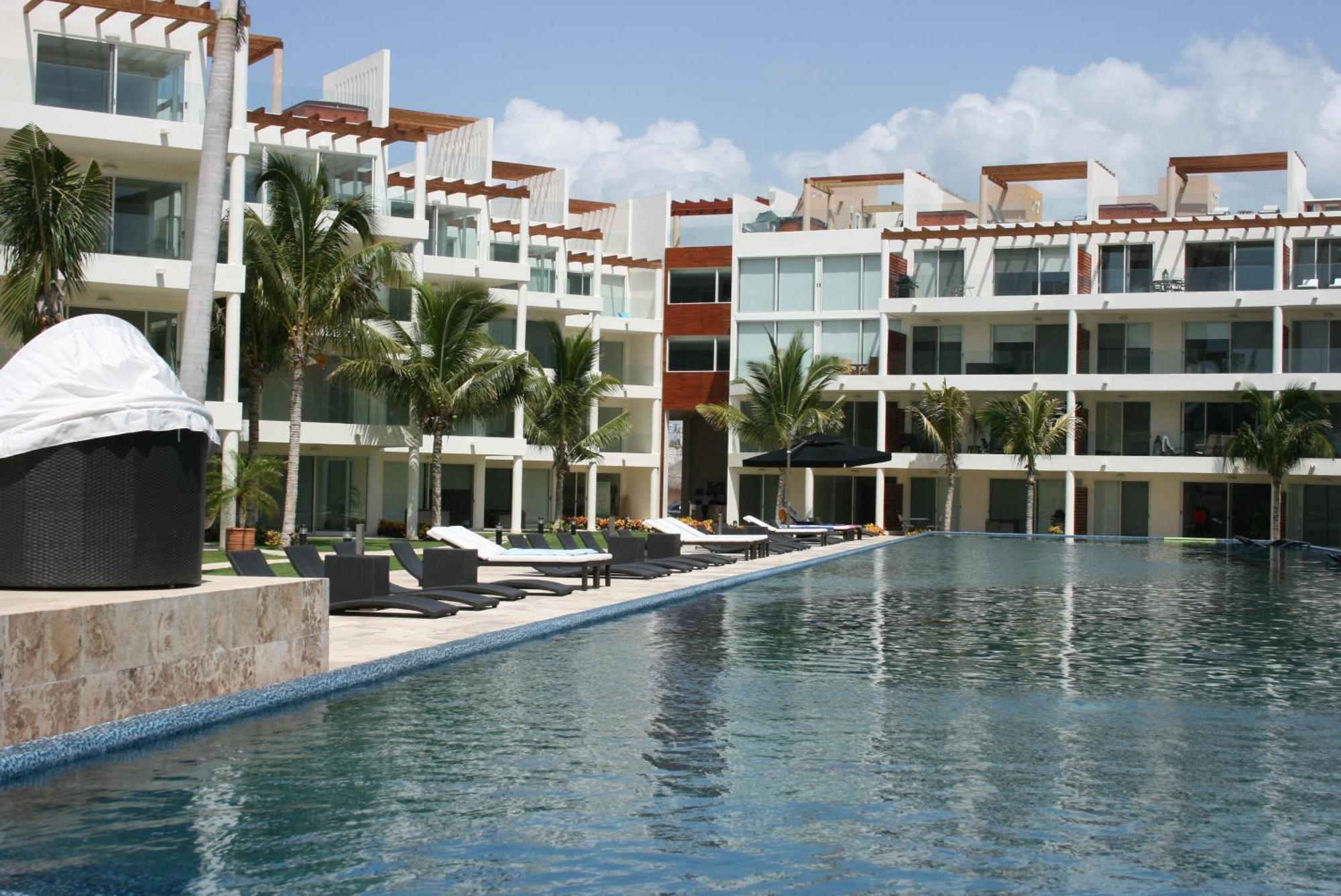 The Elements Oceanfront & Beachside Condo Hotel Playa del Carmen Exterior photo