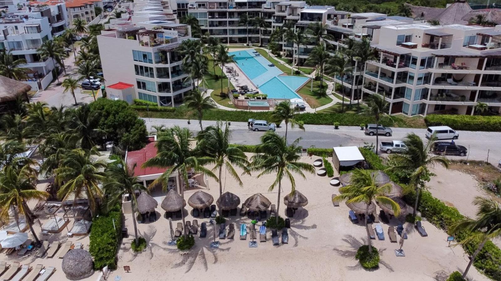 The Elements Oceanfront & Beachside Condo Hotel Playa del Carmen Exterior photo