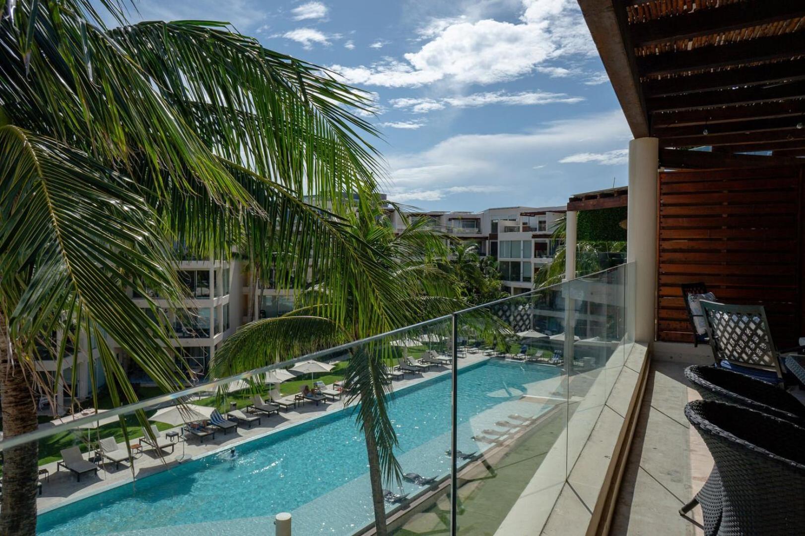 The Elements Oceanfront & Beachside Condo Hotel Playa del Carmen Exterior photo