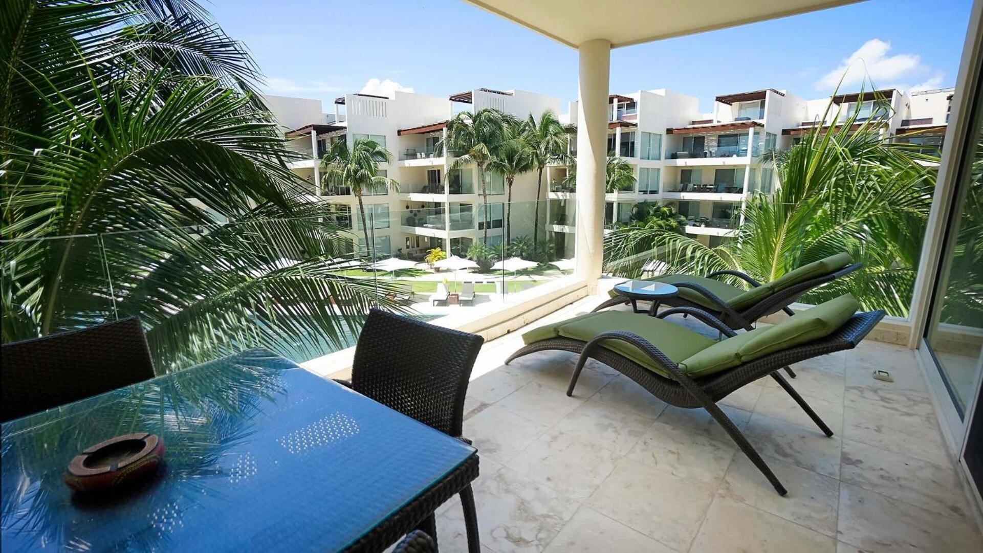 The Elements Oceanfront & Beachside Condo Hotel Playa del Carmen Exterior photo