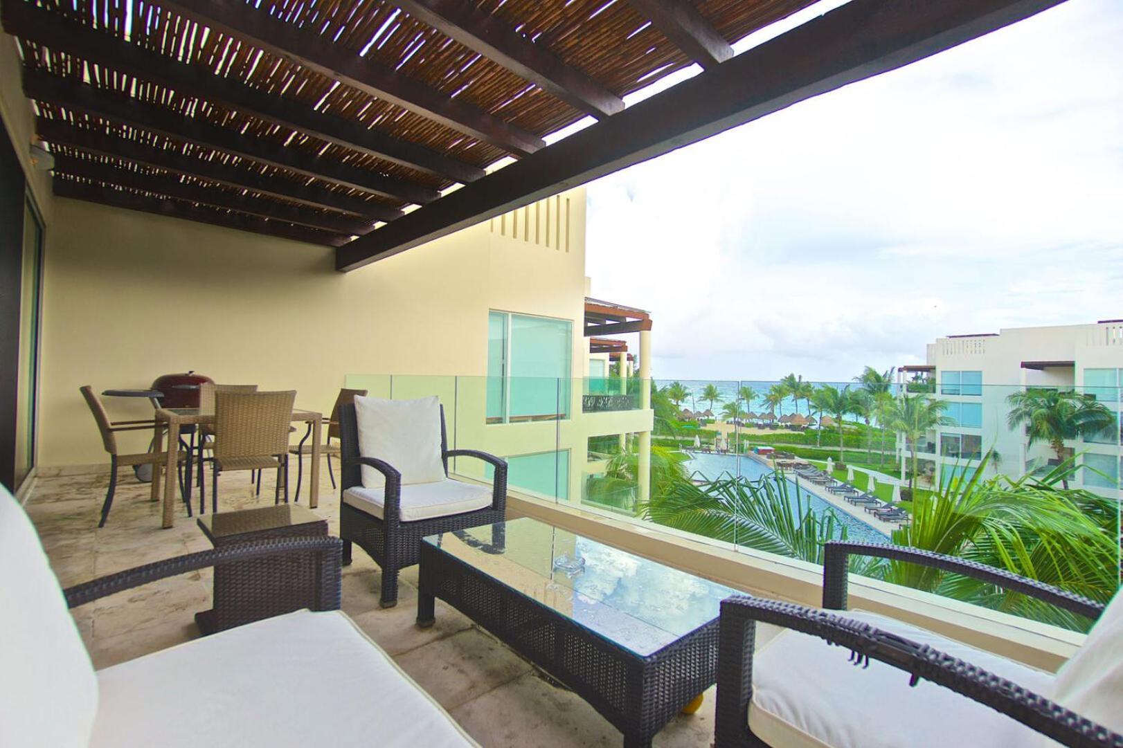 The Elements Oceanfront & Beachside Condo Hotel Playa del Carmen Exterior photo