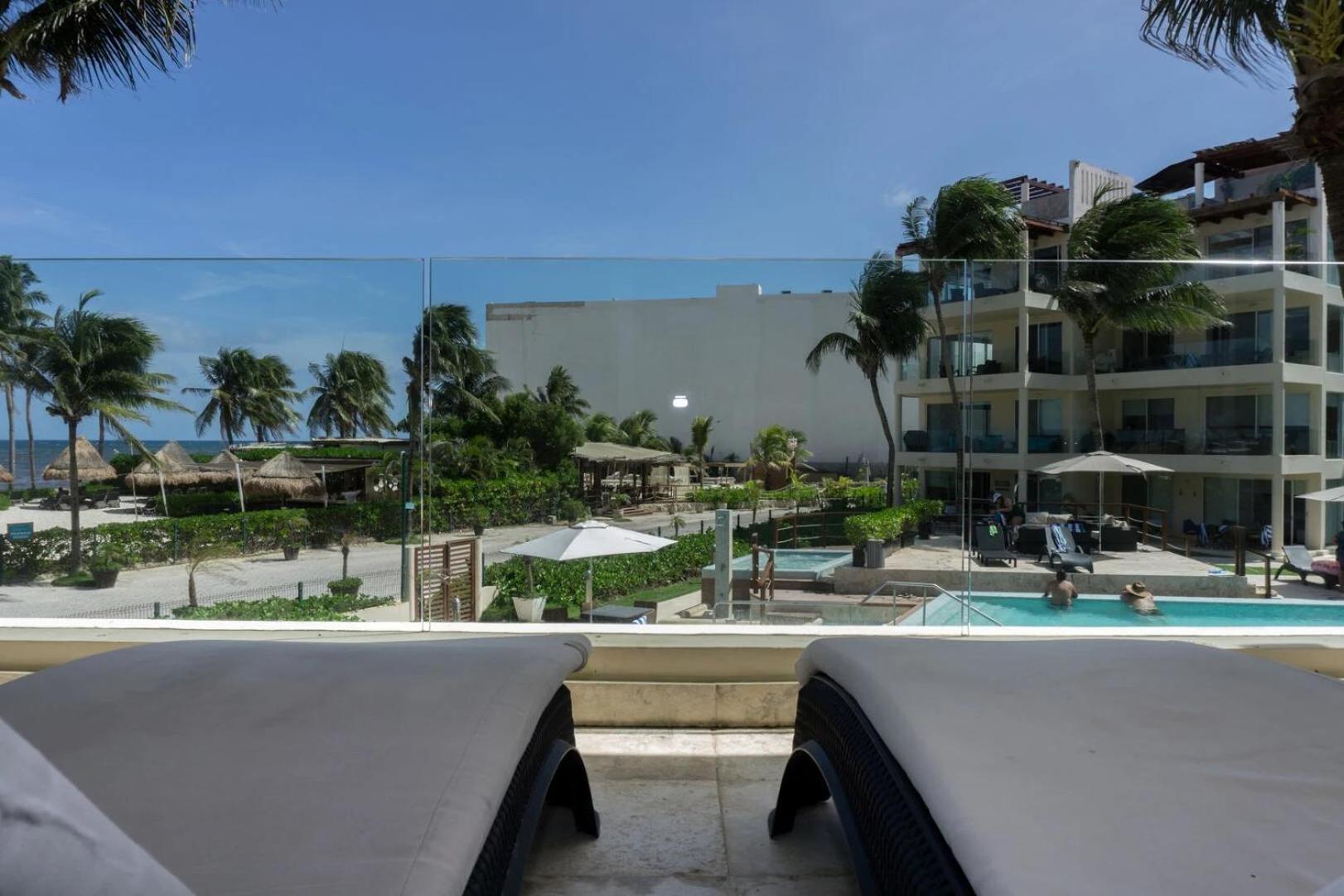 The Elements Oceanfront & Beachside Condo Hotel Playa del Carmen Exterior photo